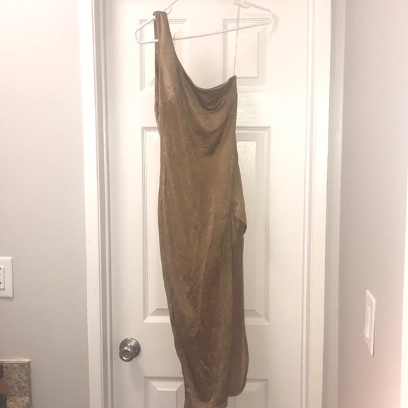 Gold fashion nova dress - Picture 2 of 2